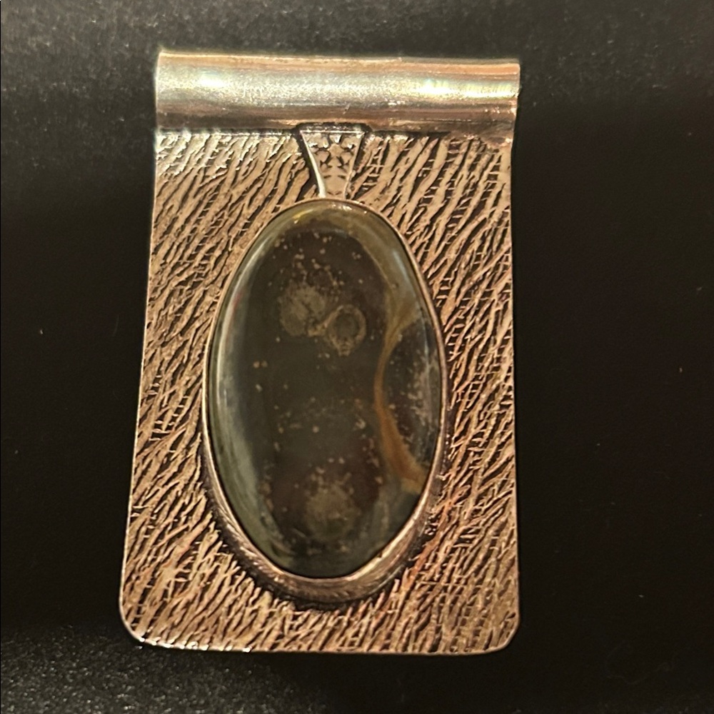 Brutalist design style pendant. Silver - Picture 2 of 6